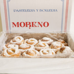 Caja con ensaimadas pequeñas