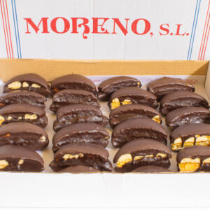 Caja con medias lunas recubiertas de chocolate